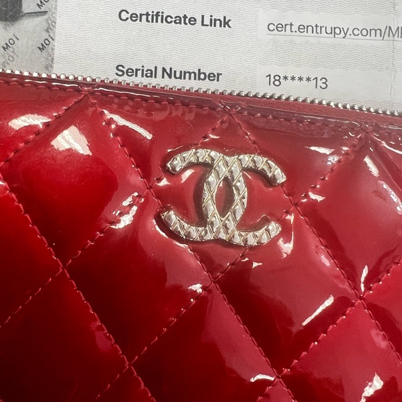 CHANEL Patent Quilted Brilliant
Zip Around Wallet Red - Picture 8 of 11